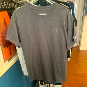 CHAMPION EMBROIDERED C LOGO TEE SHIRT MEDIUM